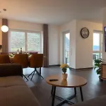 Fewomo Panorama Loft, Mosel Promenade ,moselblick, Burgblick, Barrierefrei, Bis 6 Personen Lejlighed *