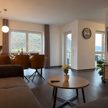 Fewomo Panorama Loft, Mosel Promenade ,moselblick, Burgblick, Barrierefrei, Bis 6 Personen Appartement *