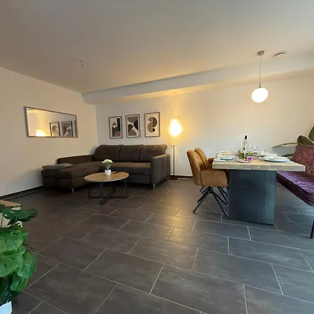 Apartment Fewomo Premium Mosel An Der Promenade In Mit Burgblick Barrierefrei Bis 6 Personen *