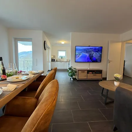 Apartment Fewomo Premium Mosel An Der Promenade In Mit Burgblick Barrierefrei Bis 6 Personen Cochem
