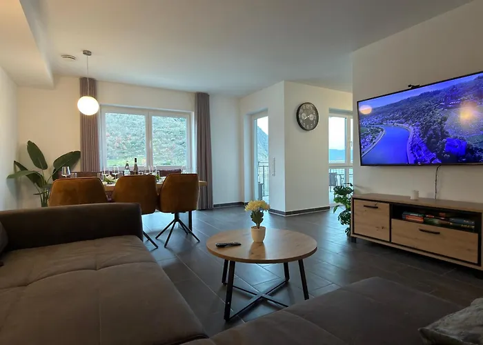 Fewomo Premium Mosel An Der Promenade In Mit Burgblick Barrierefrei Bis 6 Personen Cochem