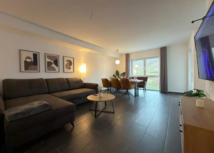 Fewomo Premium Mosel An Der Promenade In Mit Burgblick Barrierefrei Bis 6 Personen *