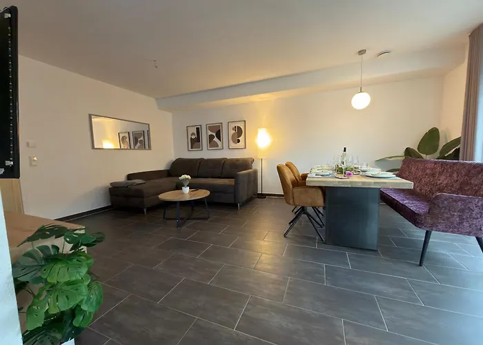 Apartment Fewomo Premium Mosel An Der Promenade In Mit Burgblick Barrierefrei Bis 6 Personen *